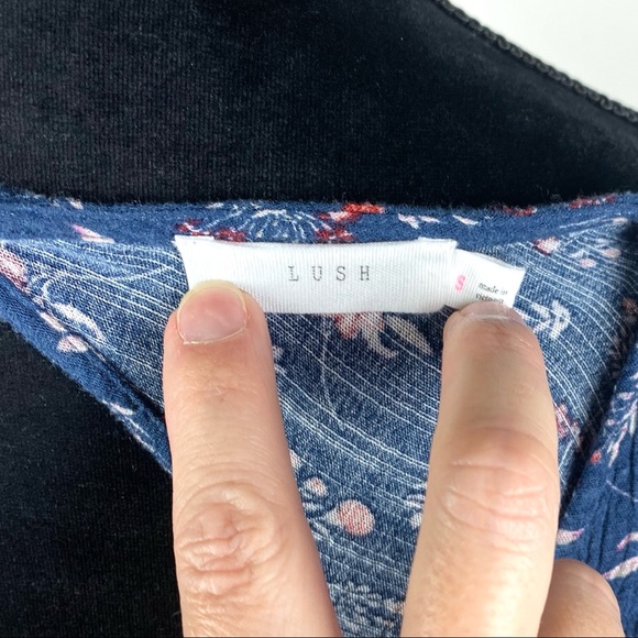 🌸Lush Whitney Bell Sleeve Woven Shift Dress - Picture 3 of 4